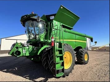 Main image John Deere S690
